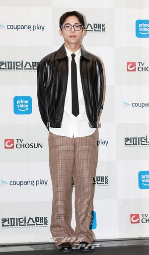 【フォト】チュ・ジョンヒョク＆パク・ヒスン、男の友情際立つポーズ