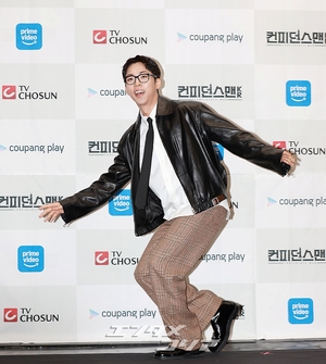 【フォト】チュ・ジョンヒョク＆パク・ヒスン、男の友情際立つポーズ