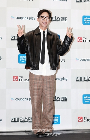 【フォト】チュ・ジョンヒョク＆パク・ヒスン、男の友情際立つポーズ