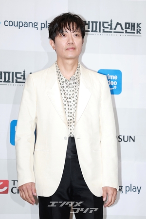 【フォト】チュ・ジョンヒョク＆パク・ヒスン、男の友情際立つポーズ