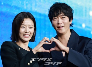 【フォト】チョン・ジヒョン＆カン・ドンウォン、まさに歴代最高の組み合わせ