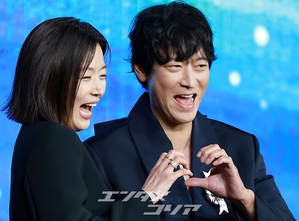 【フォト】チョン・ジヒョン＆カン・ドンウォン、まさに歴代最高の組み合わせ