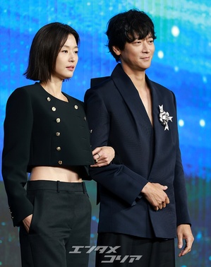 【フォト】チョン・ジヒョン＆カン・ドンウォン、まさに歴代最高の組み合わせ