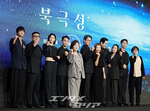 【フォト】チョン・ジヒョン＆カン・ドンウォン＆オ・ジョンセ＆パク・ヘジュンら、『北極星』のキャストたち