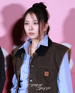 【フォト】KARDのJ.Seph＆Jiwoo、おしゃれな装い