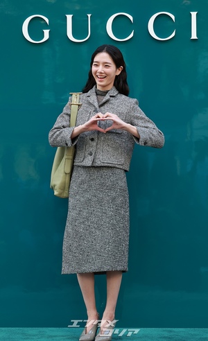 【フォト】パク・ギュヨン　秋物ツーピースでおしゃれ＋ラブリー笑顔