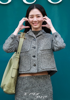【フォト】パク・ギュヨン　秋物ツーピースでおしゃれ＋ラブリー笑顔