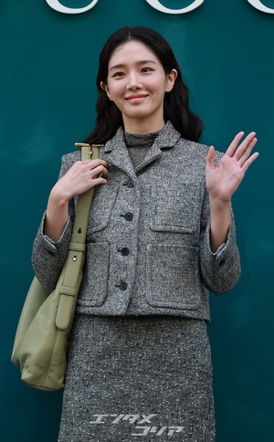 【フォト】パク・ギュヨン　秋物ツーピースでおしゃれ＋ラブリー笑顔