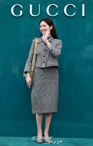 【フォト】パク・ギュヨン　秋物ツーピースでおしゃれ＋ラブリー笑顔