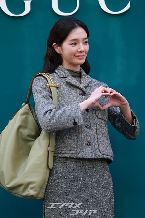 【フォト】パク・ギュヨン　秋物ツーピースでおしゃれ＋ラブリー笑顔