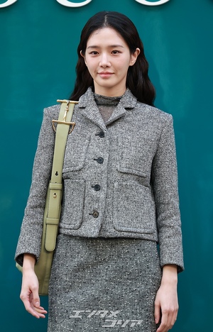 【フォト】パク・ギュヨン　秋物ツーピースでおしゃれ＋ラブリー笑顔