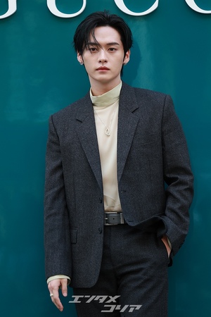 【フォト】Stray Kidsリノ　輝く彫刻のようなビジュアル