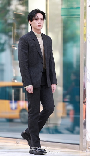 【フォト】Stray Kidsリノ　輝く彫刻のようなビジュアル