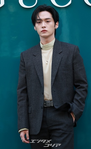 【フォト】Stray Kidsリノ　輝く彫刻のようなビジュアル