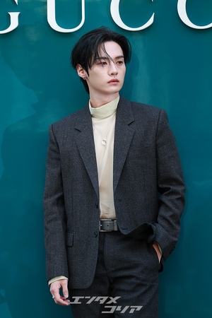 【フォト】Stray Kidsリノ　輝く彫刻のようなビジュアル