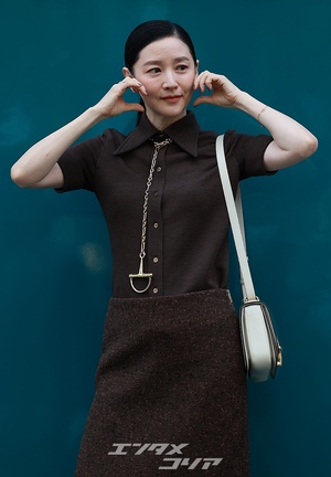 【フォト】54歳イ・ヨンエ　緑のストッキングで大胆＆上品ファッション