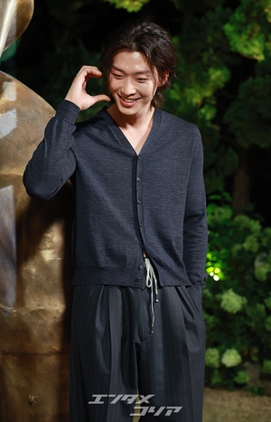 【フォト】イ・サンホン　輝くオーラに視線集中