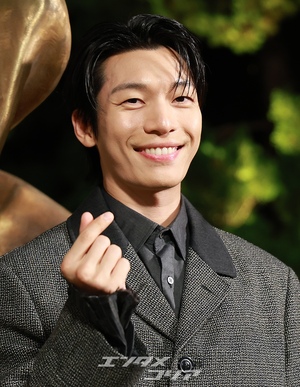 【フォト】ウィ・ハジュン　スイート笑顔であなたのハートを狙い撃ち