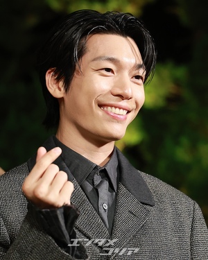 【フォト】ウィ・ハジュン　スイート笑顔であなたのハートを狙い撃ち