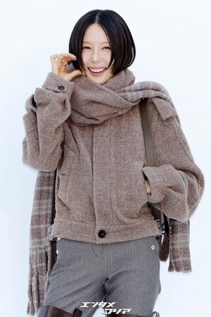 【フォト】キム・ナヨン＆シン・イェウン「笑顔でほっぺハート」ポーズ