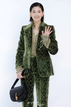 【フォト】チョン・ウンチェ「ゴージャスな緑色コーデ」