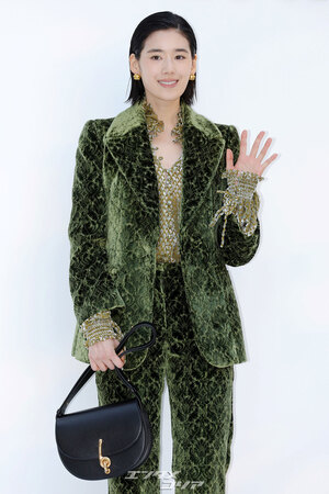 【フォト】チョン・ウンチェ「ゴージャスな緑色コーデ」