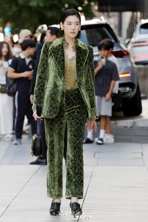 【フォト】チョン・ウンチェ「ゴージャスな緑色コーデ」