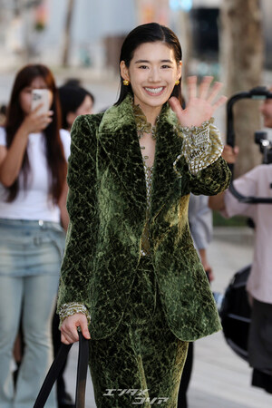 【フォト】チョン・ウンチェ「ゴージャスな緑色コーデ」