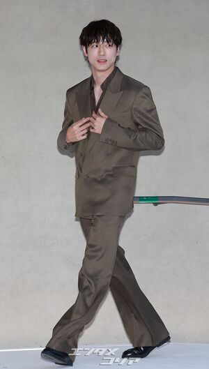 【フォト】坂口健太郎　シックなスーツ姿＆胸キュンビジュアル