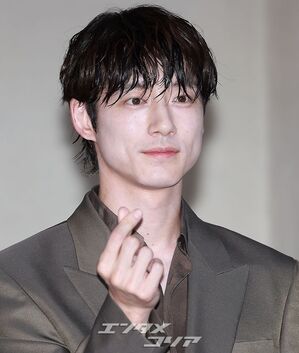 【フォト】坂口健太郎　シックなスーツ姿＆胸キュンビジュアル