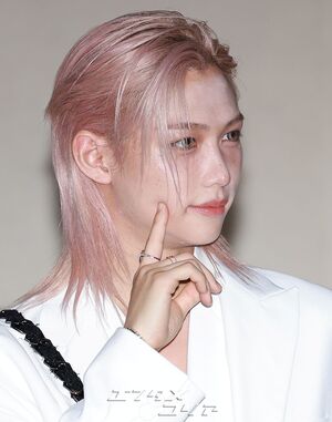 【フォト】Stray Kidsフィリックス「純白の王子様」…ピンクヘア＆ビジュアルのラスボス