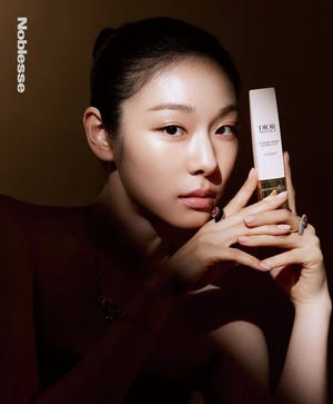 【フォト】キム・ヨナ、グラビアで美肌披露…相変わらずの上品さ