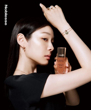 【フォト】キム・ヨナ、グラビアで美肌披露…相変わらずの上品さ