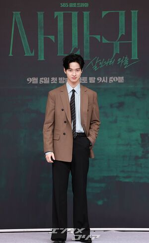 【フォト】おしゃれなチャン・ドンユン、ほのぼのとしたビジュアル