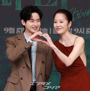 【フォト】殺人者の母親コ・ヒョンジョン＆刑事の息子チャン・ドンユン