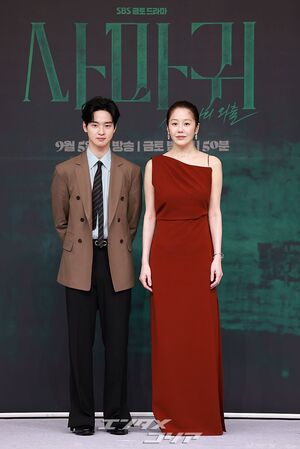 【フォト】殺人者の母親コ・ヒョンジョン＆刑事の息子チャン・ドンユン