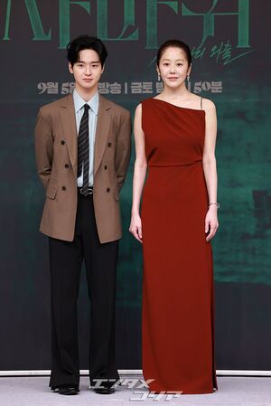 【フォト】殺人者の母親コ・ヒョンジョン＆刑事の息子チャン・ドンユン