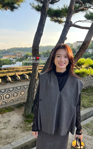 38歳ハン・ヒョジュ、上品な装い&愛らしいほほ笑み