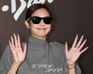 【フォト】BLACKPINKジェニー　サングラスをかけても隠せない美しさ