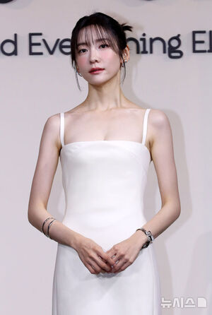 【フォト】パク・ジヒョン、目が離せない優雅なスタイル