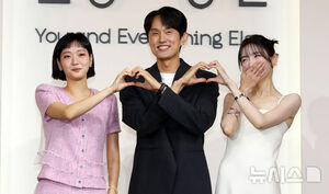 【フォト】キム・ゴウン＆チョ・ヨンミン監督＆パク・ジヒョン「『ウンジュンとサンヨン』ファイト！」