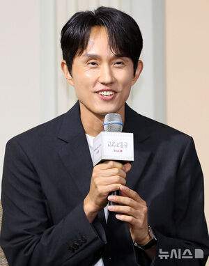 【フォト】キム・ゴウン＆チョ・ヨンミン監督＆パク・ジヒョン「『ウンジュンとサンヨン』ファイト！」