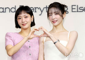 【フォト】キム・ゴウン＆チョ・ヨンミン監督＆パク・ジヒョン「『ウンジュンとサンヨン』ファイト！」