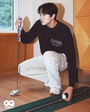 【フォト】ソ・ジソブ、見事なファッションセンス…さまざまなゴルフウエアを提案