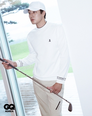 【フォト】ソ・ジソブ、見事なファッションセンス…さまざまなゴルフウエアを提案