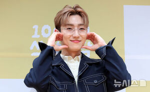 【フォト】「ファイト」を叫ぶ『10CMのなでなで』のキャストと制作陣