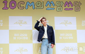 【フォト】「ファイト」を叫ぶ『10CMのなでなで』のキャストと制作陣