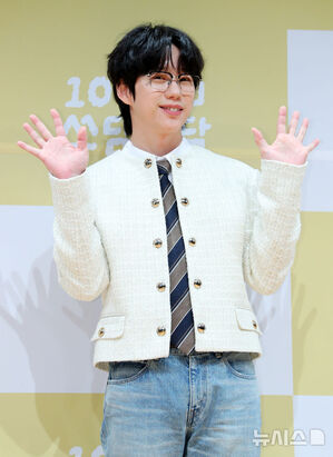 【フォト】「ファイト」を叫ぶ『10CMのなでなで』のキャストと制作陣