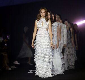 【フォト】ランウェイに登場したSHIHO　変わらぬモデル・オーラ