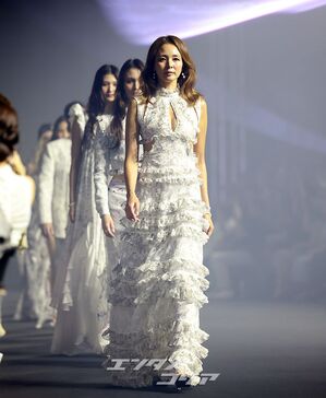 【フォト】ランウェイに登場したSHIHO　変わらぬモデル・オーラ